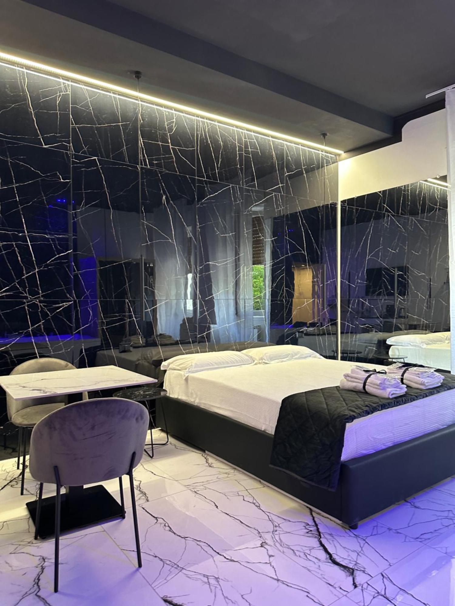 Milan Hub Private Spa Luaran gambar