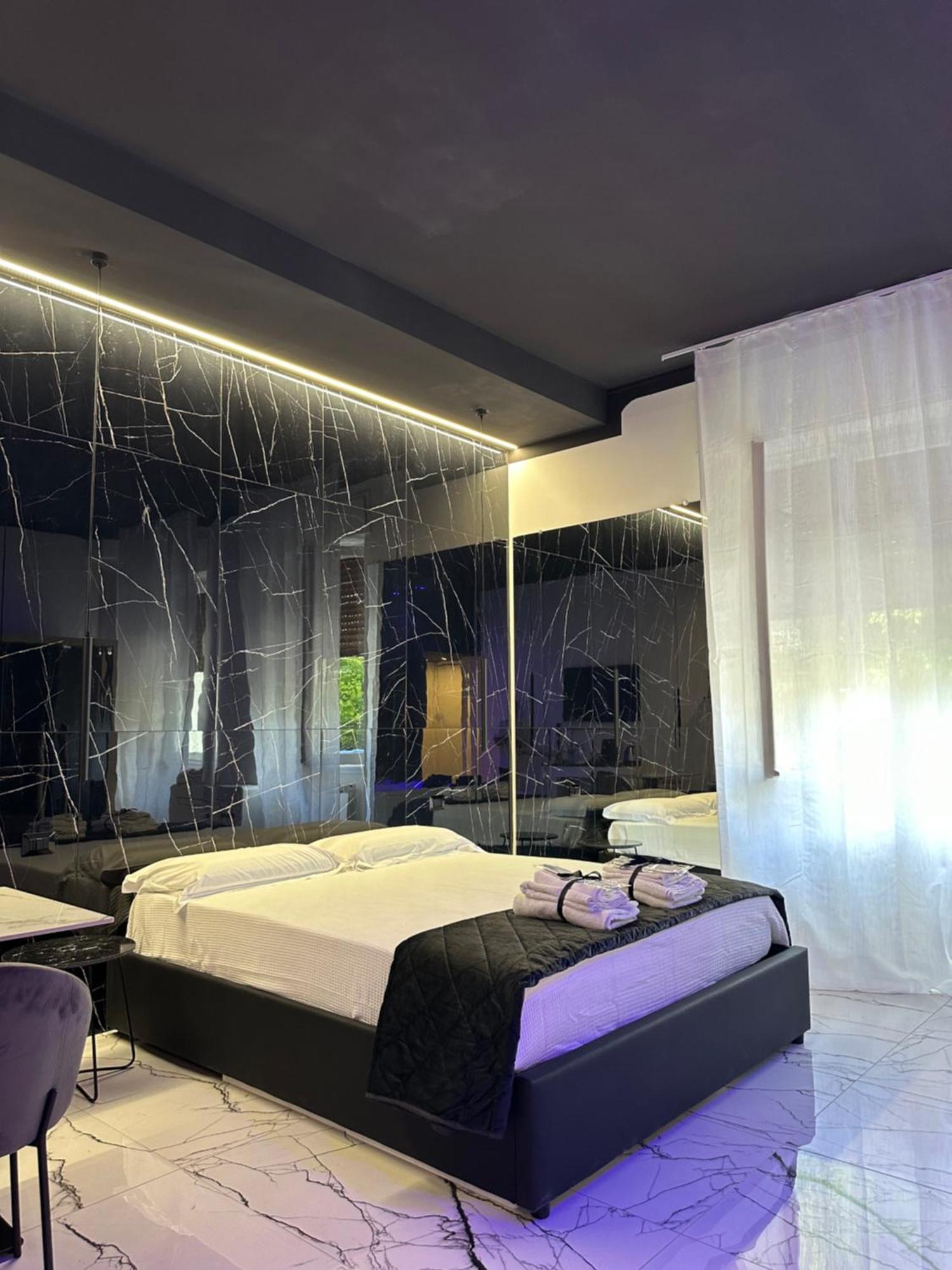 Milan Hub Private Spa Luaran gambar