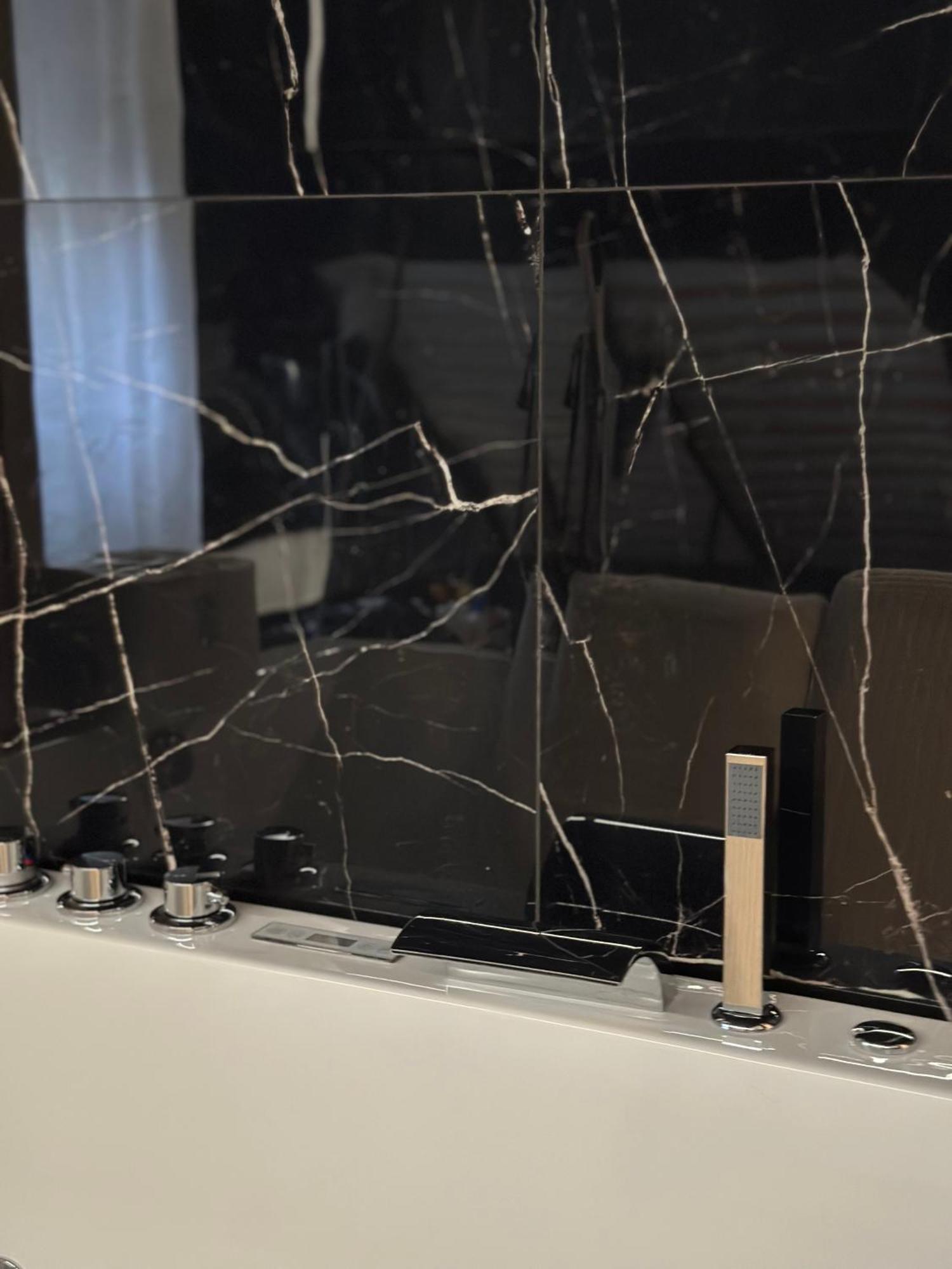Milan Hub Private Spa Luaran gambar